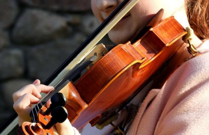 Aprender violino mudou a vida das pessoas
